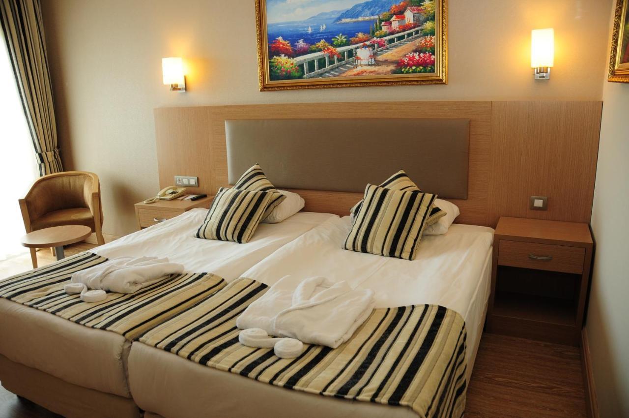 Crystal Tat Beach Golf Resort & Spa เบเลก ห้อง รูปภาพ